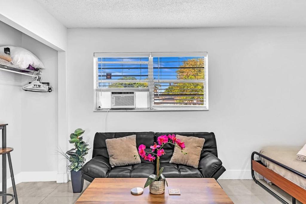 New 2 Bed Studio Close To Beach & Casino Ha04 - Deluxe Queen Studio