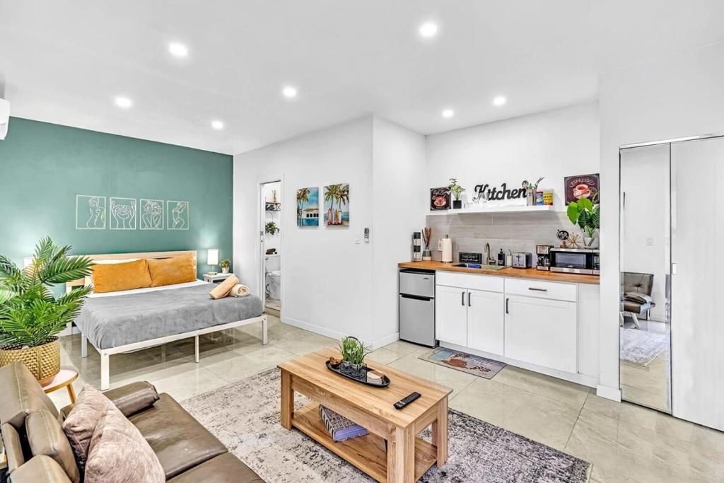 Boutique Vacation Studio - Beach, Sun & Casino Db5 - Deluxe Queen Studio