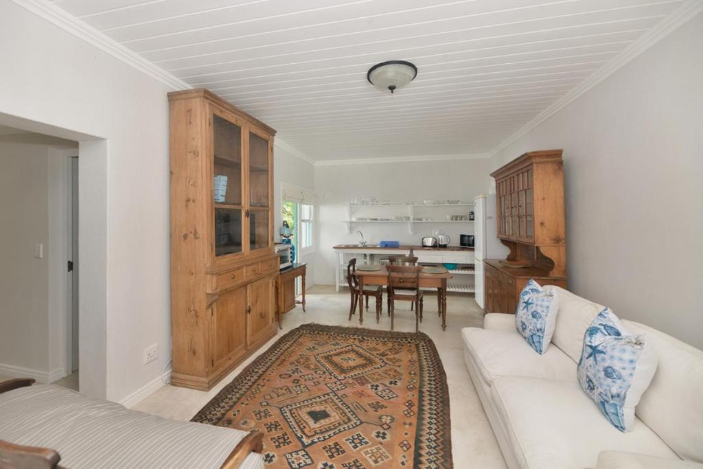 Η κουζίνα ή μικρή κουζίνα στο Blue Bell Flat In Arniston