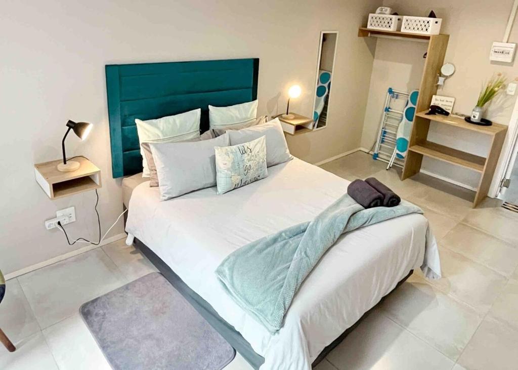 The Travellers Inn, Short Road - Apartment - Ground Floor