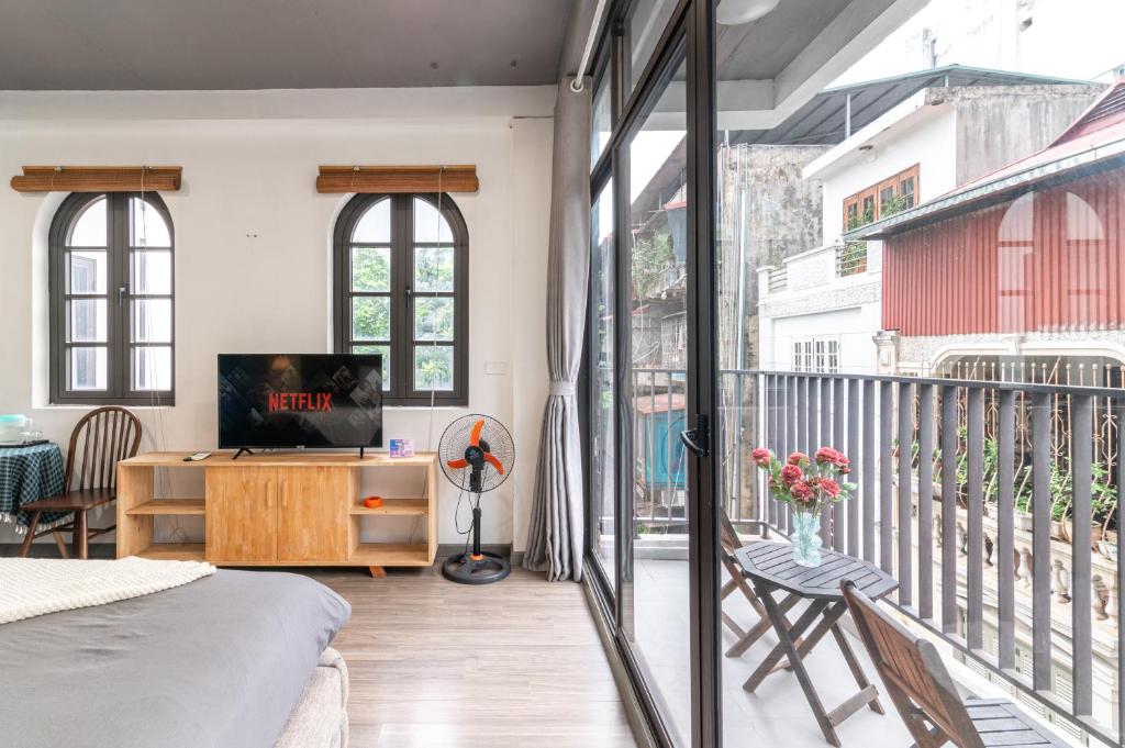 Balkón nebo terasa v ubytování SaziHome Le Thanh Tong Hanoi