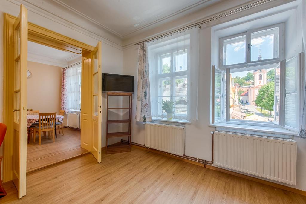 TV a/nebo společenská místnost v ubytování Apartmány Pod starou věží