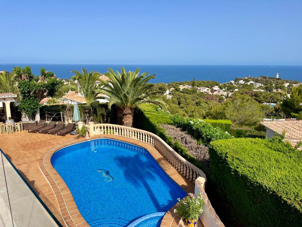 Bazén v ubytování Villa Balcon al Mar nebo v jeho okolí