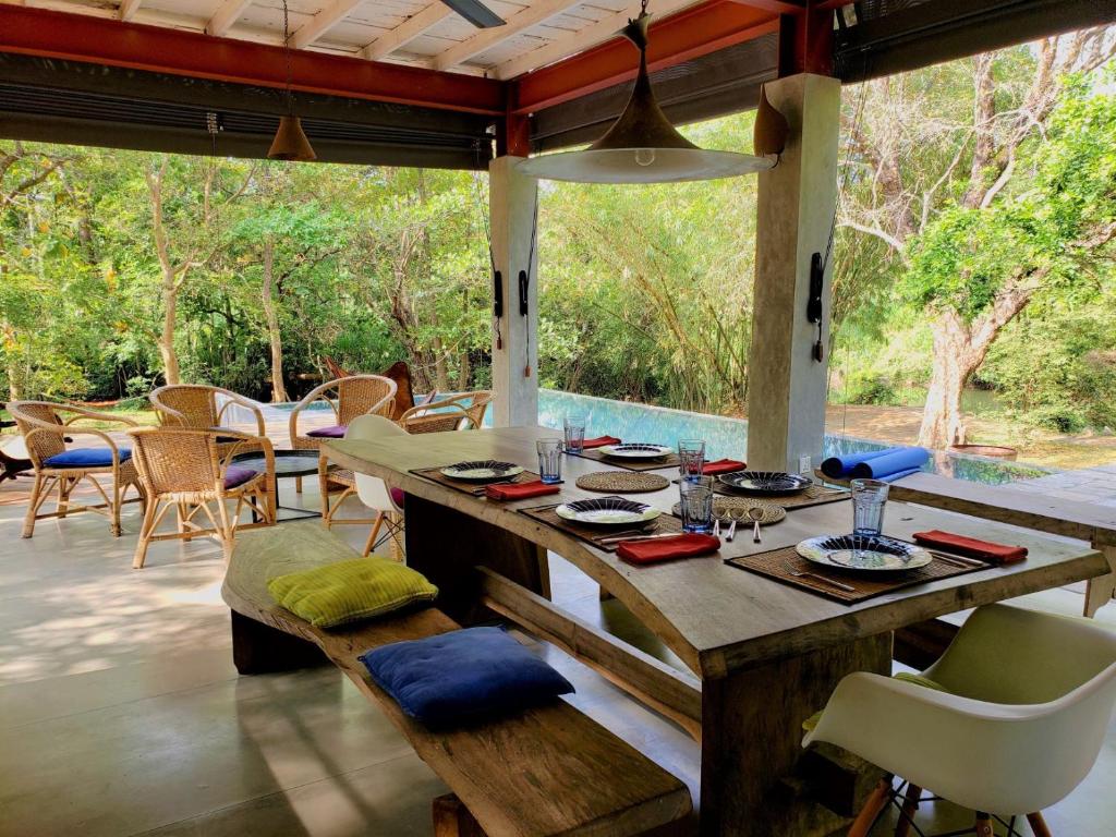 Posezení v ubytování The River House Dambulla by The Serendipity Collection