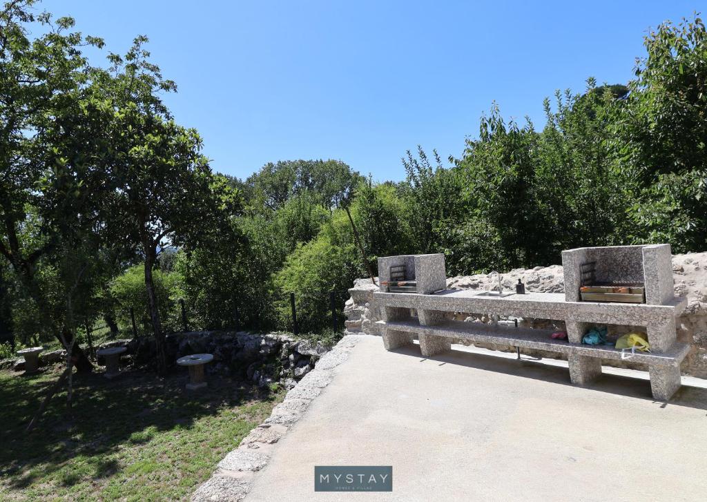 Casa d'Henrique Retreat Pool and Spa - 17