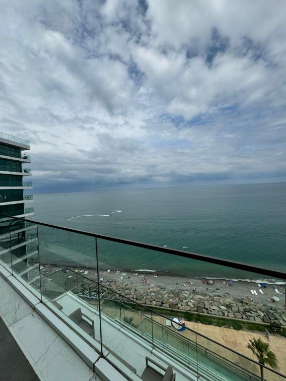 Batumi View Luxury - One-Bedroom Apartment With Balcony And Sea View