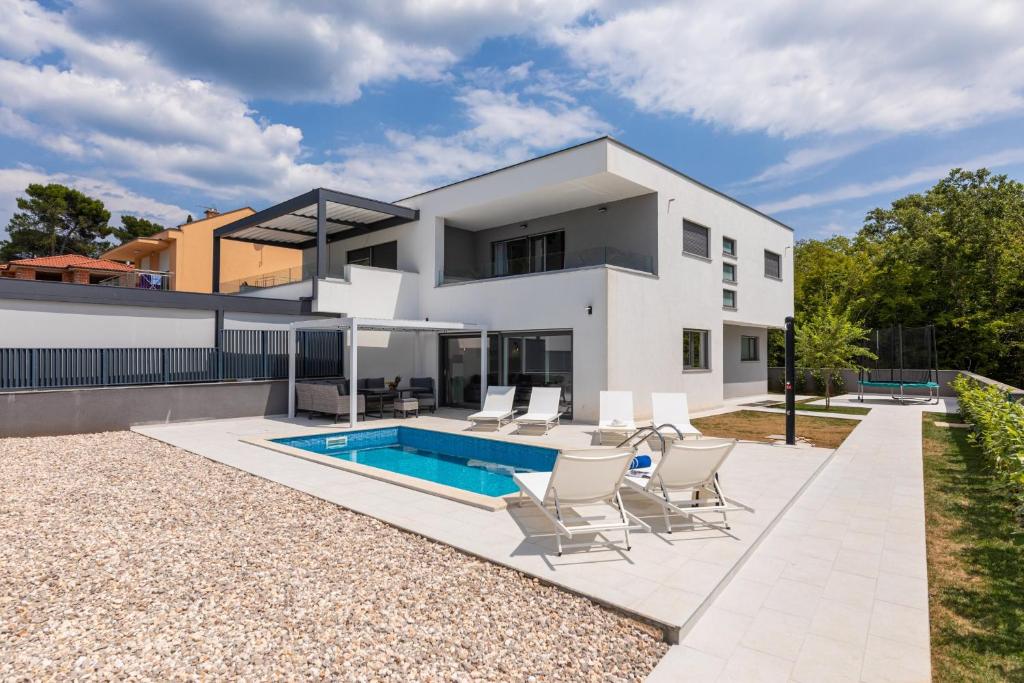 Πισίνα στο ή κοντά στο Villa Dolores by EL-PI TOURS