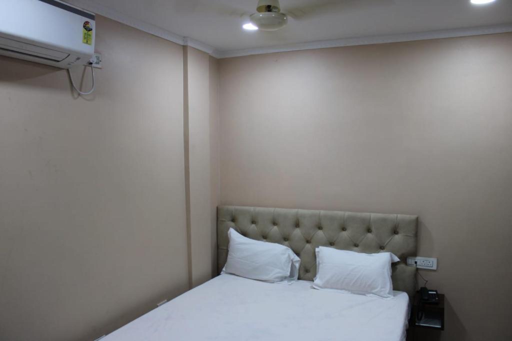 Postel nebo postele na pokoji v ubytování Park Royale Hotel