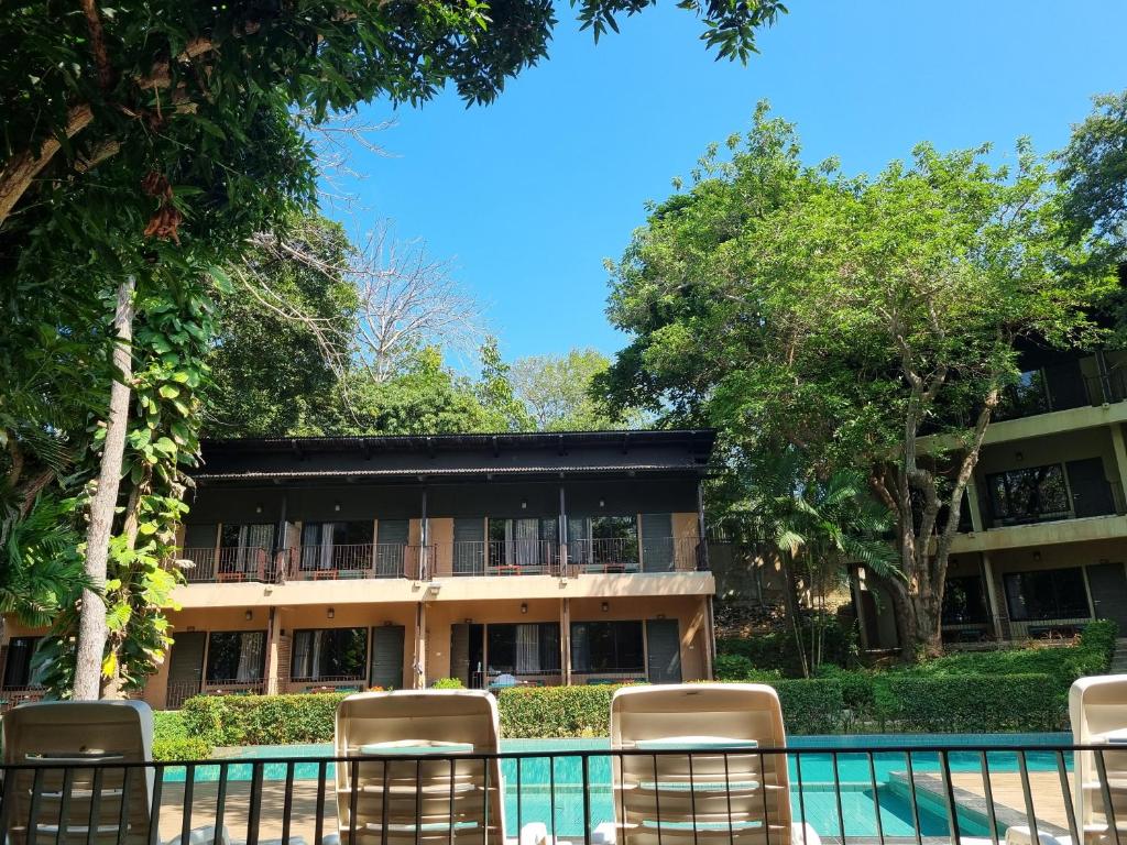 Bazén v ubytování Samed Hideaway Resort nebo v jeho okolí