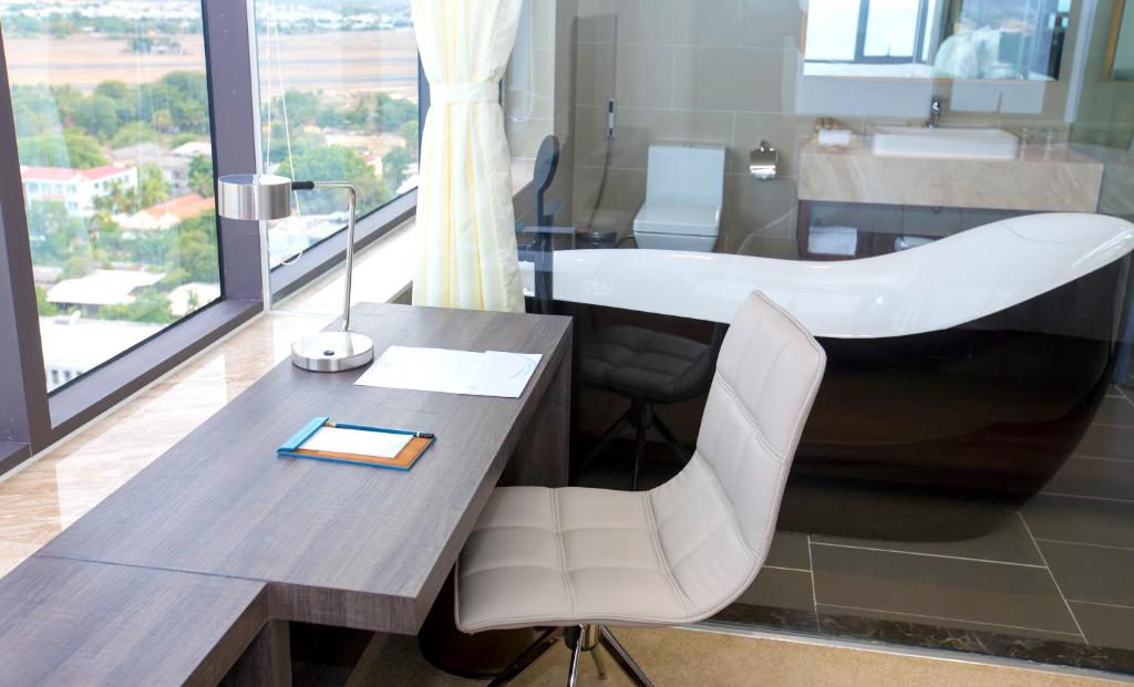 Suite Có Giường Cỡ King Nhìn Ra Biển