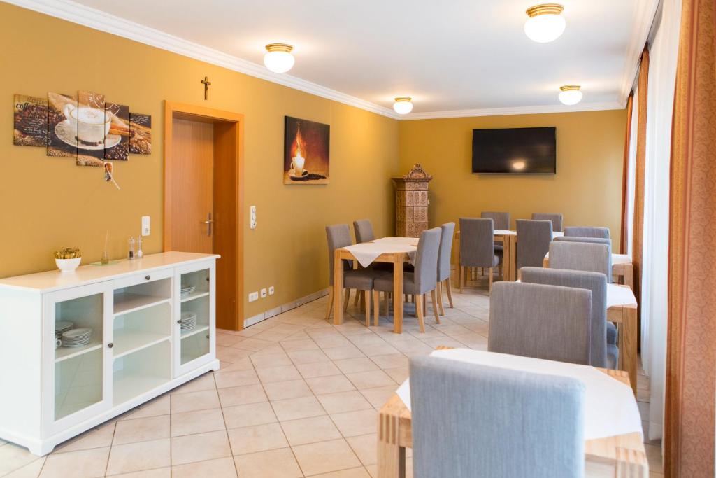 Televízia a/alebo spoločenská miestnosť v ubytovaní Residenz Donaucity