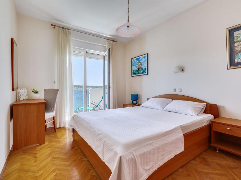 Posteľ alebo postele v izbe v ubytovaní Apartment Daria 2 by Interhome