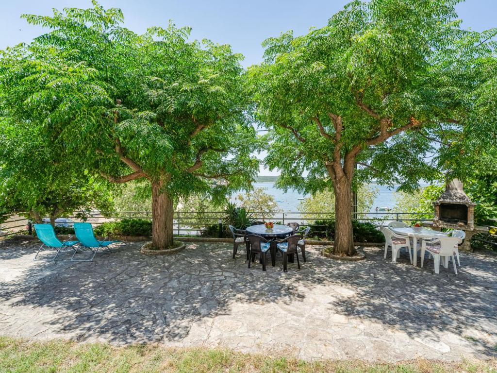 Vonkajšia záhrada v ubytovaní Apartment Daria 2 by Interhome