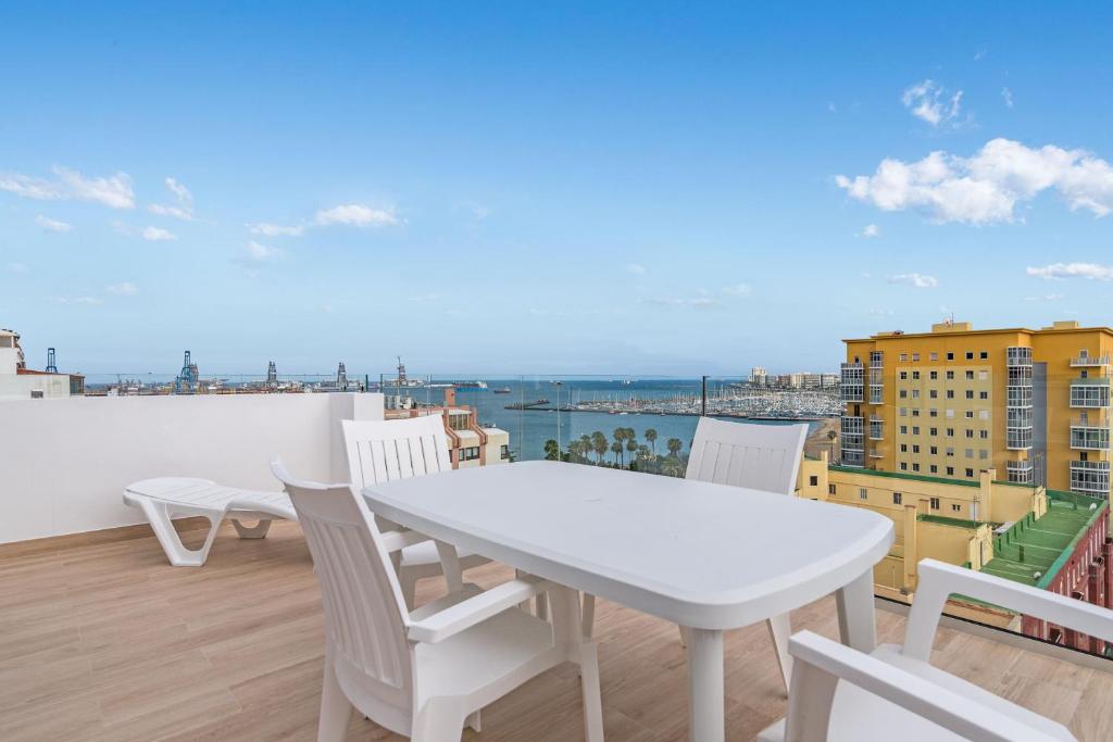 Home2Book Chic Attic City&Beach Views Las Palmas