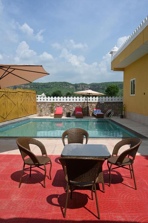 Bazén v ubytování Aijasvan Resort nebo v jeho okolí