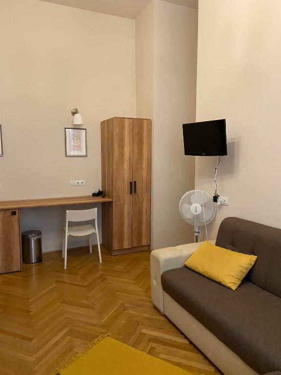 TV a/nebo společenská místnost v ubytování The Cream