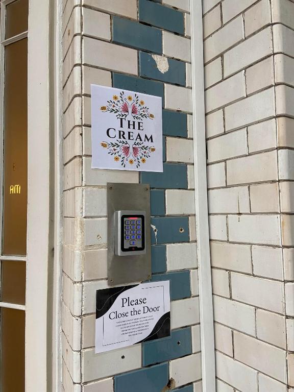 Certifikát, hodnocení, plakát nebo jiný dokument vystavený v ubytování The Cream