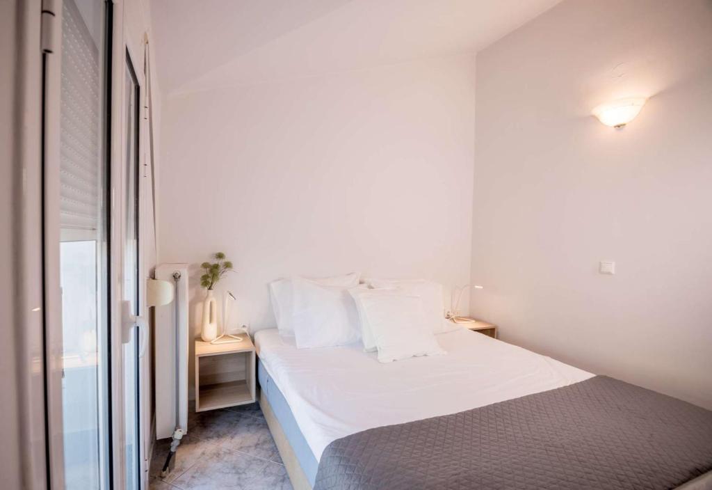 Fotografie z fotogalerie ubytování Ten Suns Downtown B by 8essentially v destinaci Lixouri