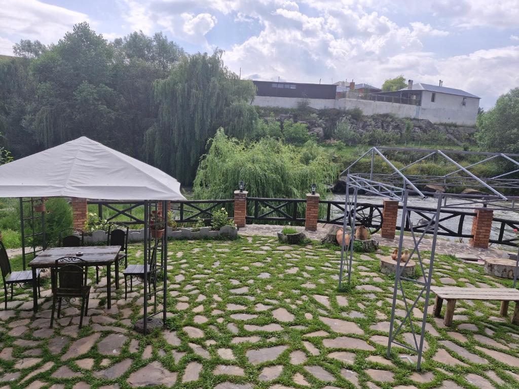 Zahrada ubytování Hotel Riverside Inn