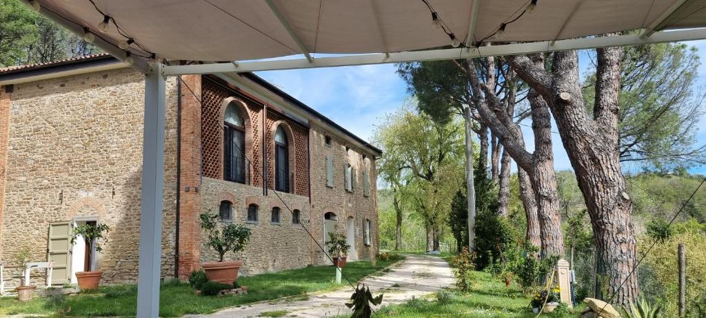 an outside view of a brick building at Casinello - Home for Outdoorsy in Casola Valsenio