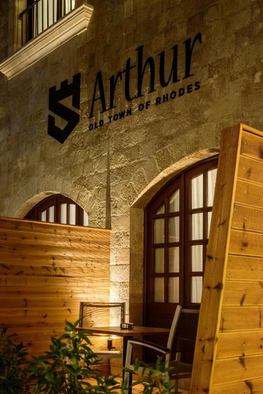 Certifikát, hodnocení, plakát nebo jiný dokument vystavený v ubytování Arthur Suites in Old Town