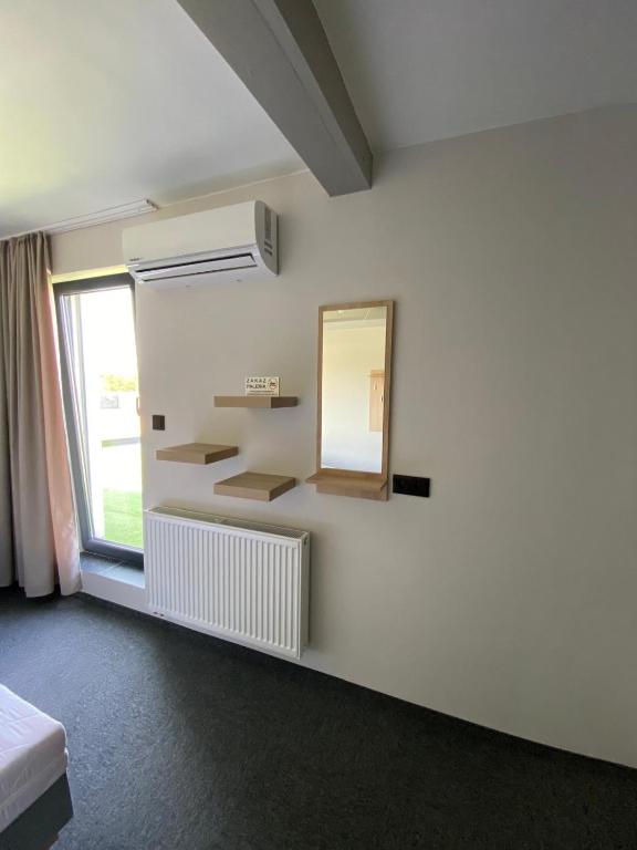 E-Hotel Lódz - Resim 21