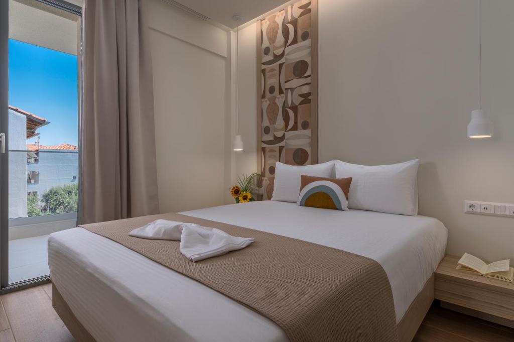 Sandy Seaside Suites - 4