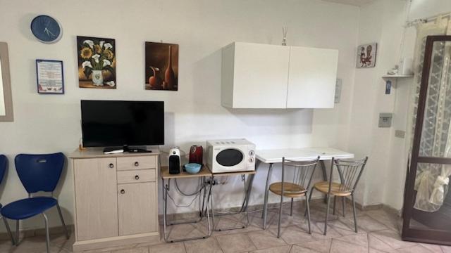 Kuchyňa alebo kuchynka v ubytovaní CASA MONELLA mono locale vista mare
