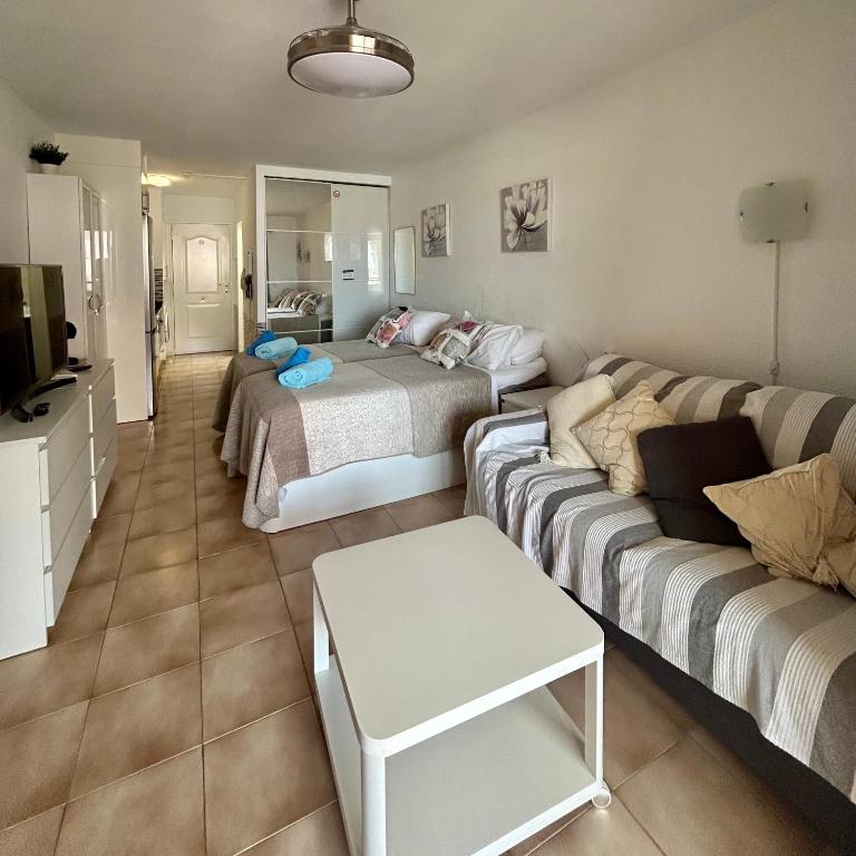 Zdjęcie z galerii obiektu Beautiful Sea View Apt In Castle Harbour C002 w mieście Los Cristianos