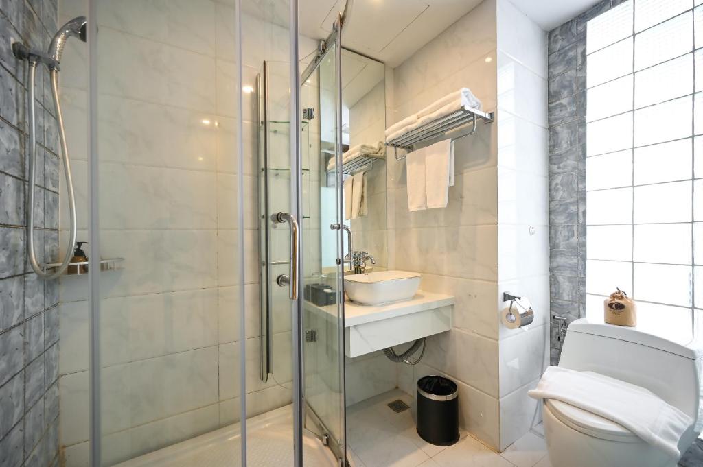 Phòng Deluxe Giường Đôi Có Cửa Sổ