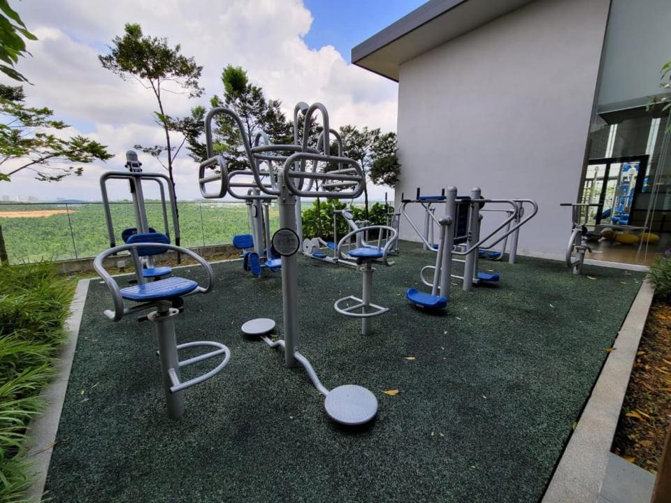 Fitness centrum a/nebo fitness zařízení v ubytování B2107 Grand Medini Pool View 100ms Netflix By STAY
