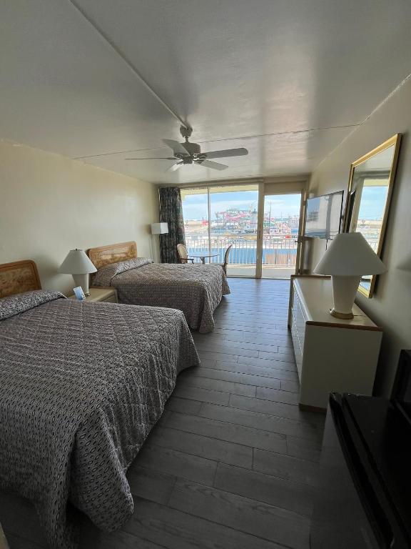 Landmark Motel - 