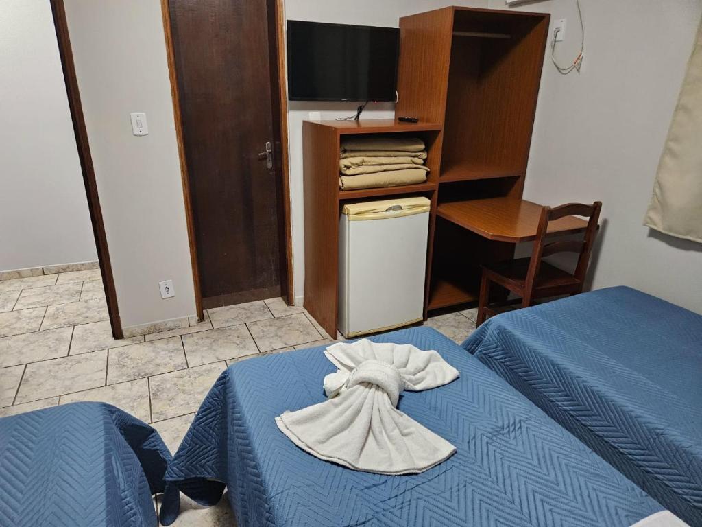 Alliance Hotel - Triple Room