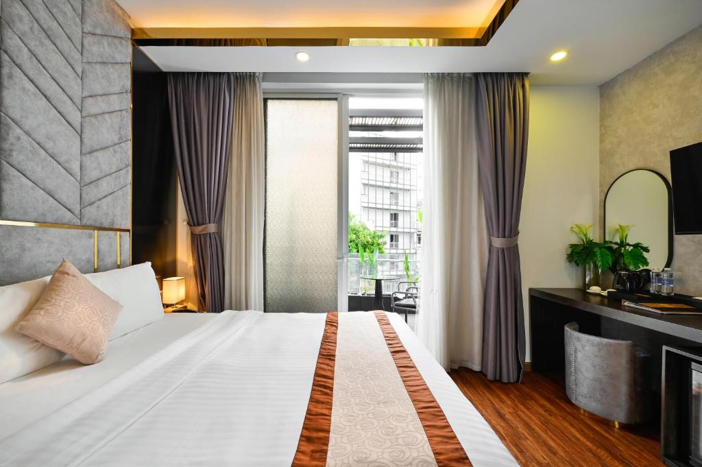 Phòng Deluxe Premium Có Ban Công