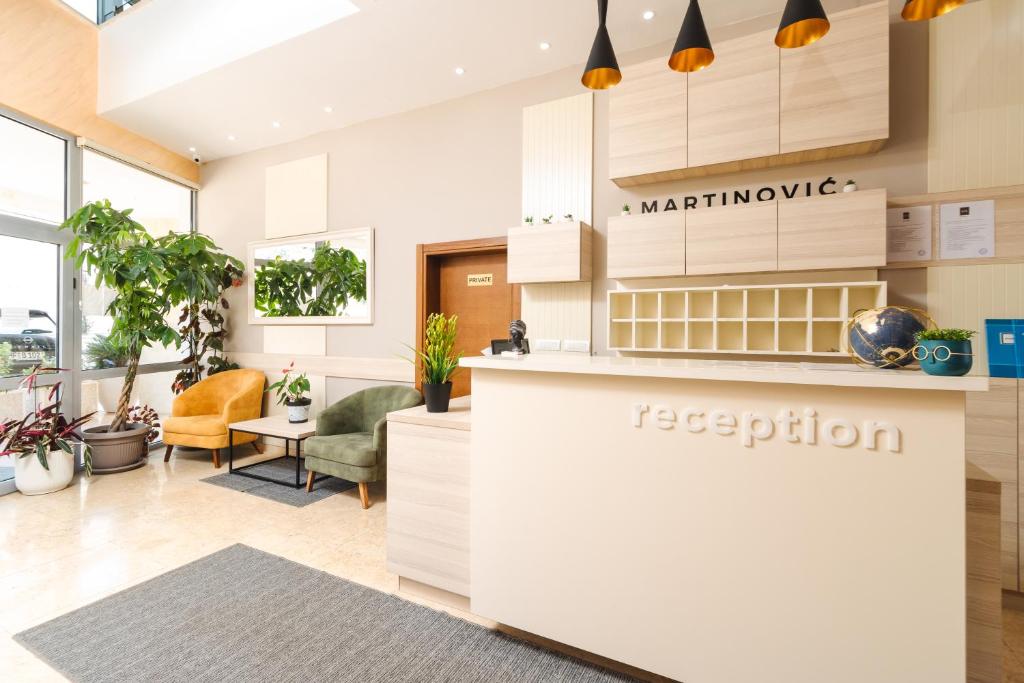 Majoituspaikan Lux Hotel M aula tai vastaanotto