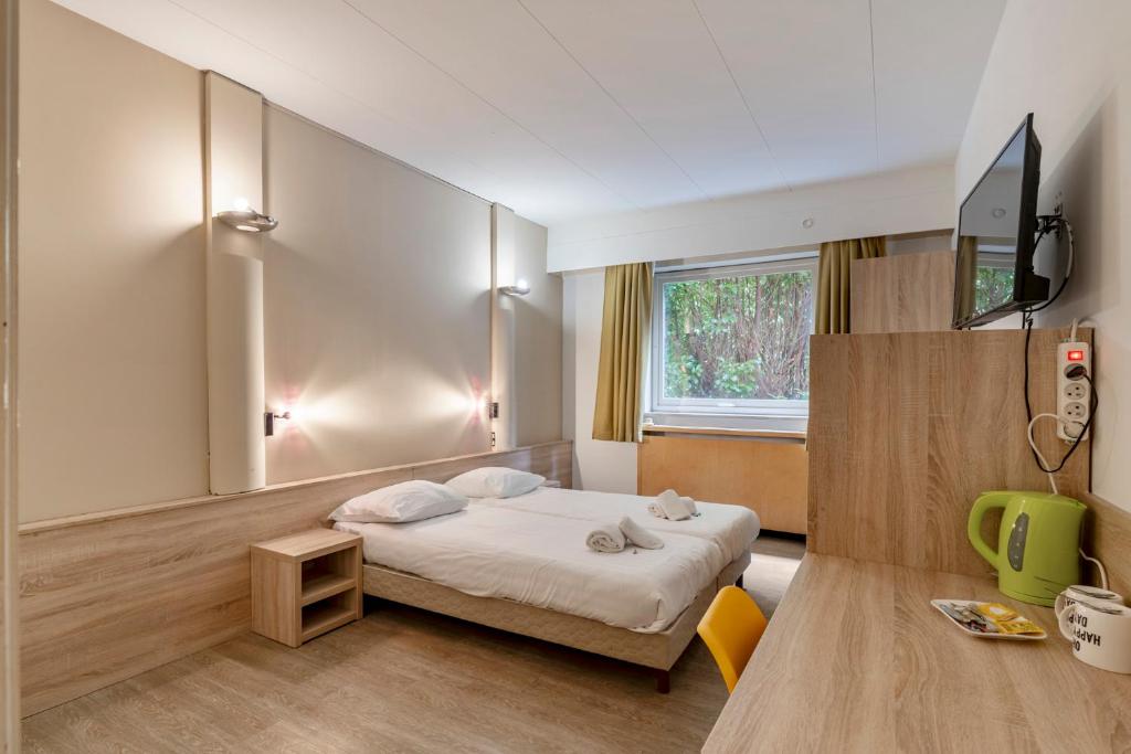 Sleep & Go Brussels South - Habitación Gemela De Presupuesto