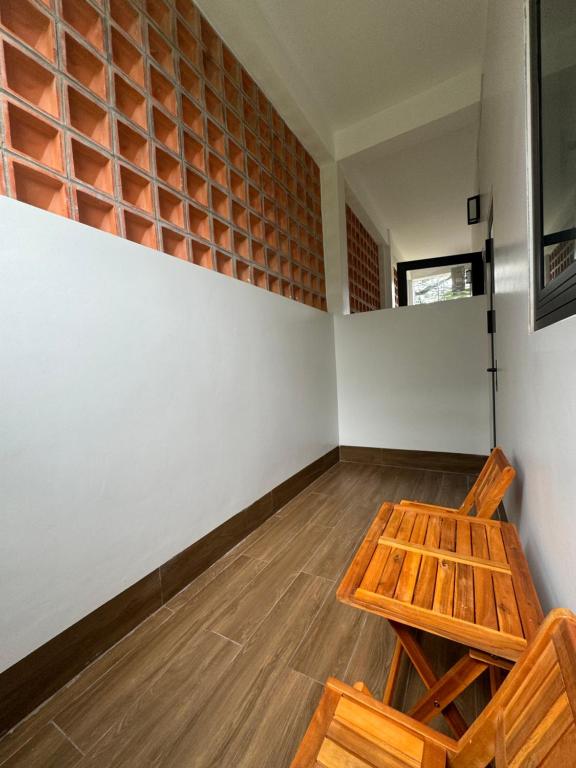 Khu vực ghế ngồi tại Ha Giang Hostel