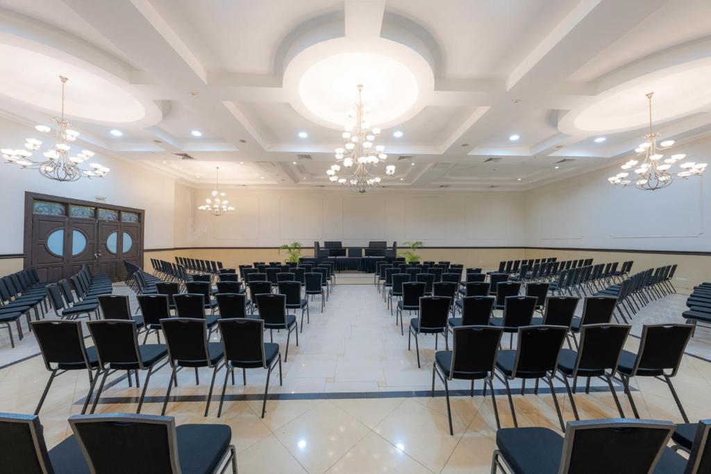 El área de trabajo o centro de convenciones de Hotel El Panama by Faranda Grand, a member of Radisson Individuals