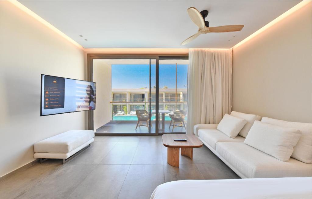 Royal Pearl Island Chios Hotel and Spa - 1