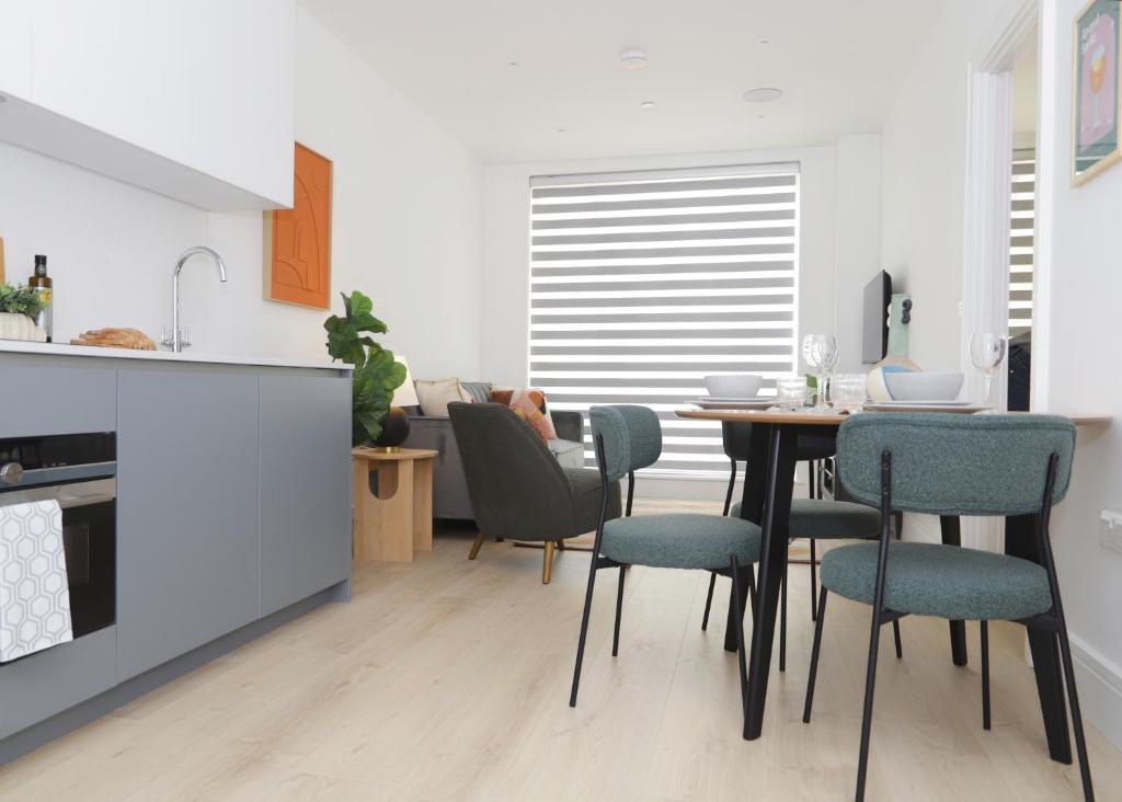 Luxury Apt W Wifi & Pvt Parking