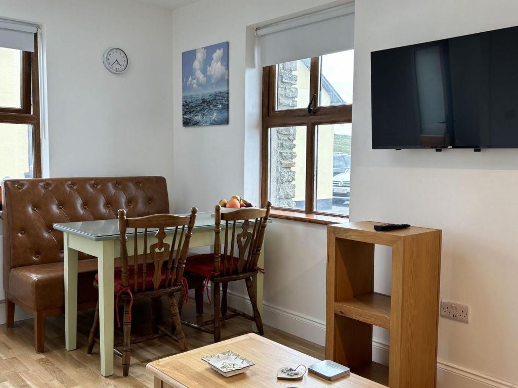 TV a/nebo společenská místnost v ubytování Apartment 471 - Clifden