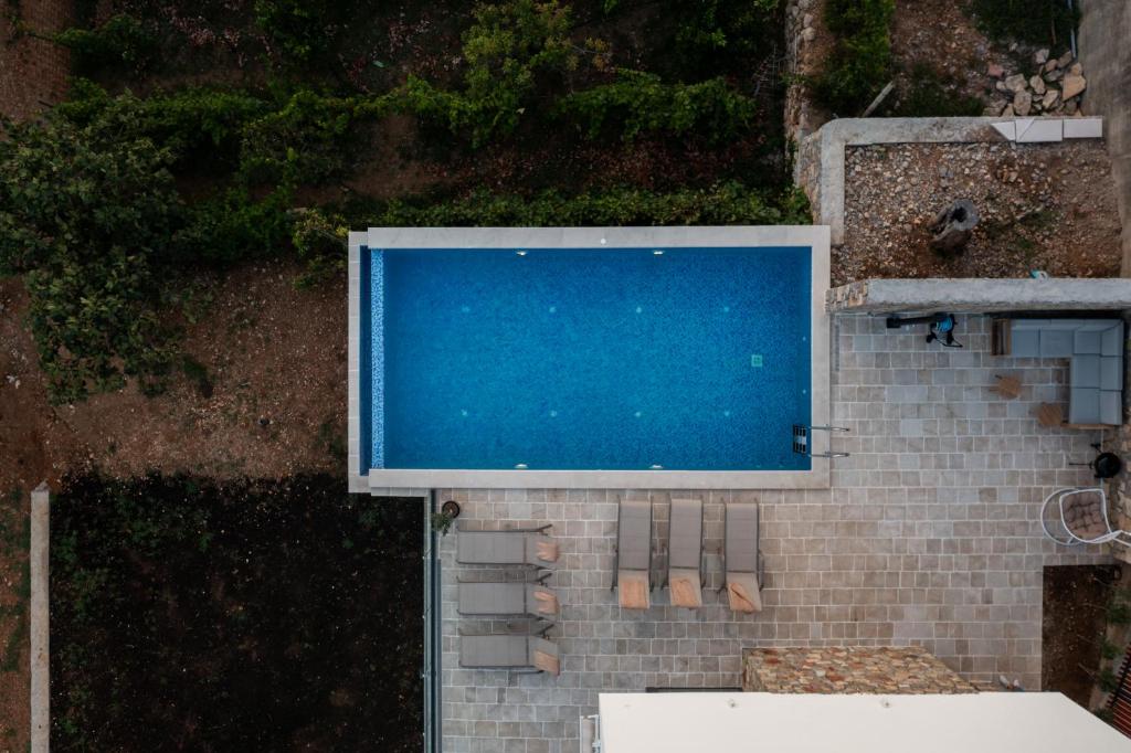 Villa Mareの敷地内または近くにあるプール