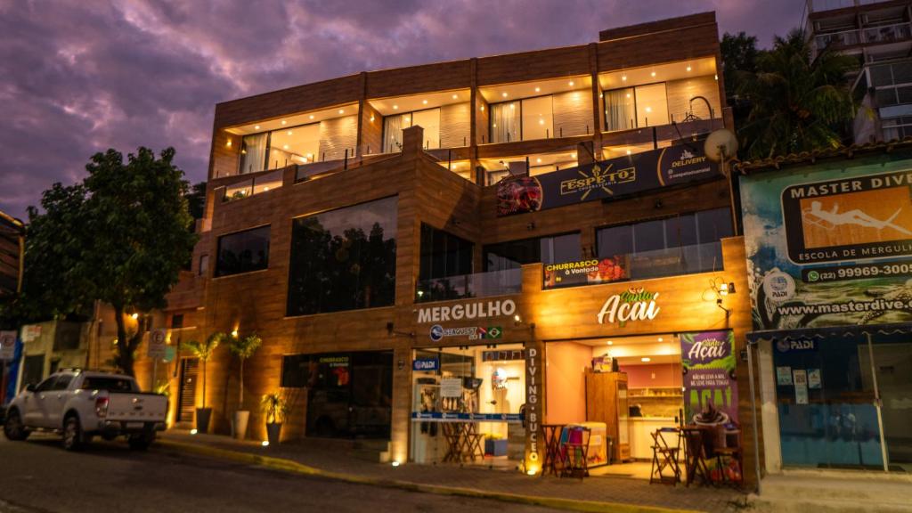 El edificio en el que está el departamento