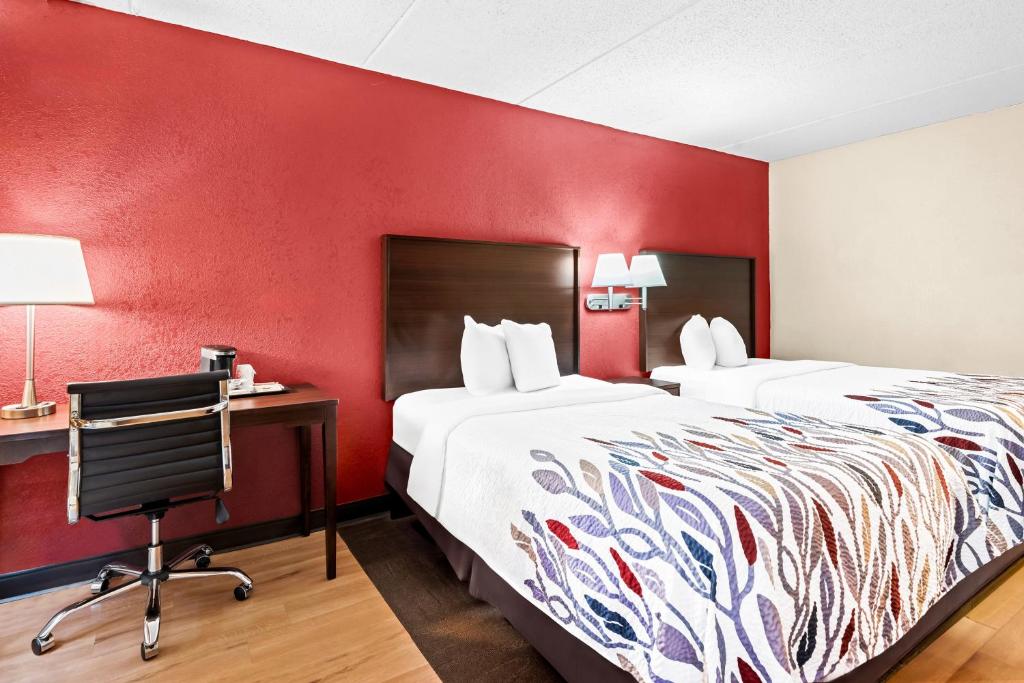 Postel nebo postele na pokoji v ubytování Red Roof Inn Cortland