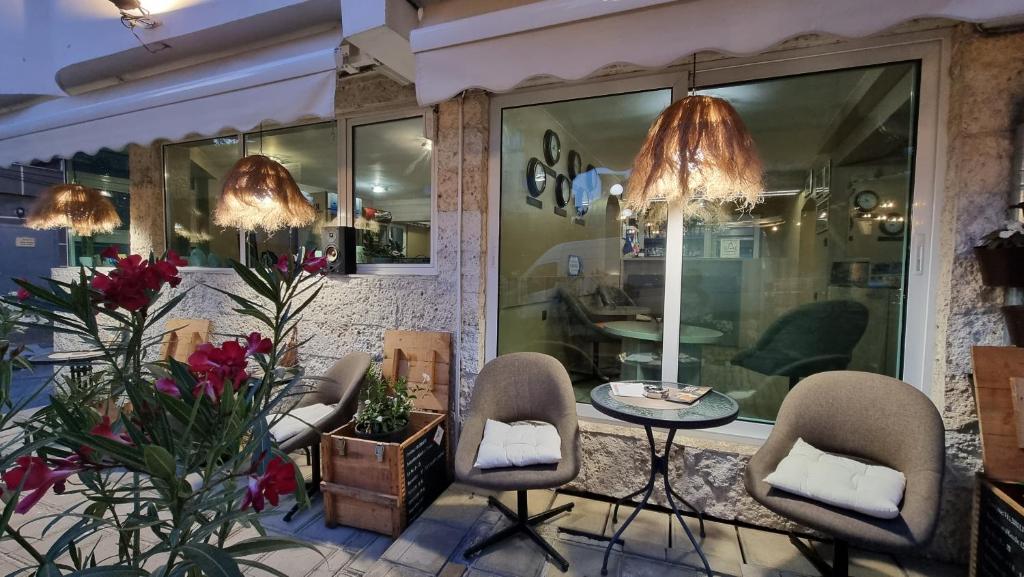 Posezení v ubytování Jeweller Hotel