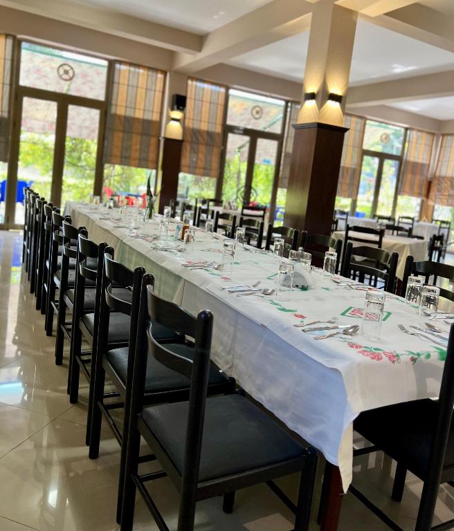 Restaurace v ubytování Villa Niku Berat