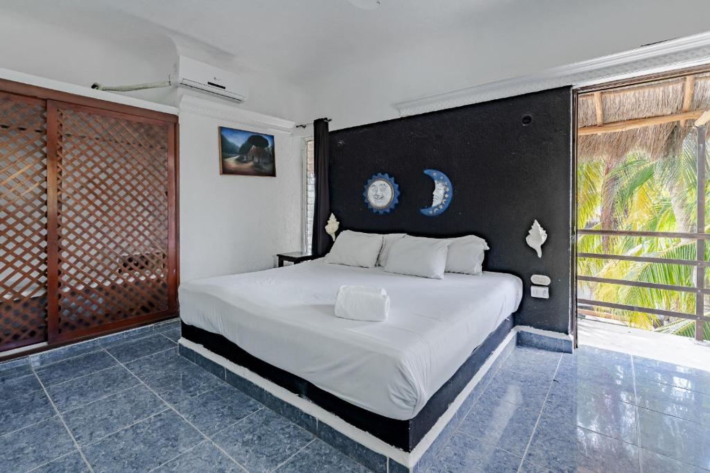 MAYAN ART Hotel Boutique - 10Th Ave photo