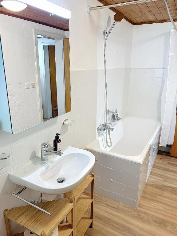 Koupelna v ubytování Appartement STERN - Confort au coeur de Saas-Fee