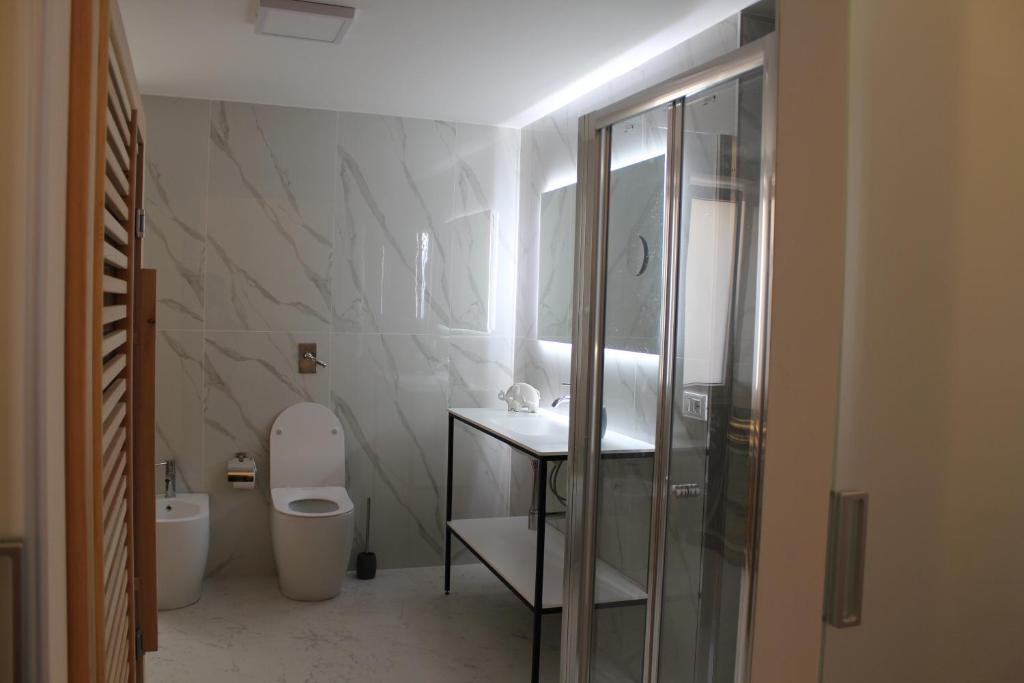 Koupelna v ubytování FALSTAFF Rooms & Suites