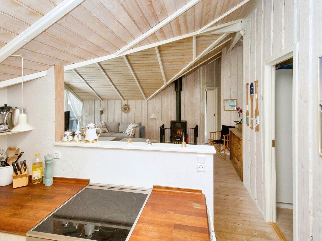 Kuchyň nebo kuchyňský kout v ubytování Holiday home Græsted IV